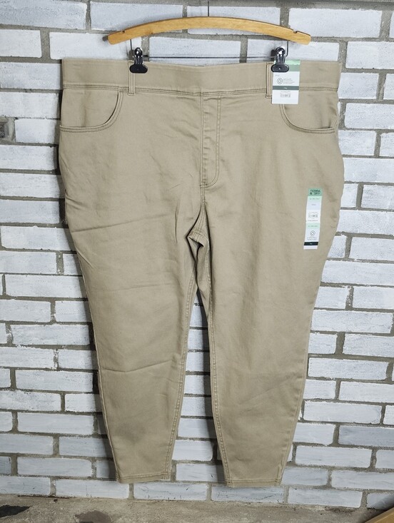 Pants - NWT Terra & Sky Women's Pull-On High-Rise Skinny Jeggings Plus Size 4X Brown